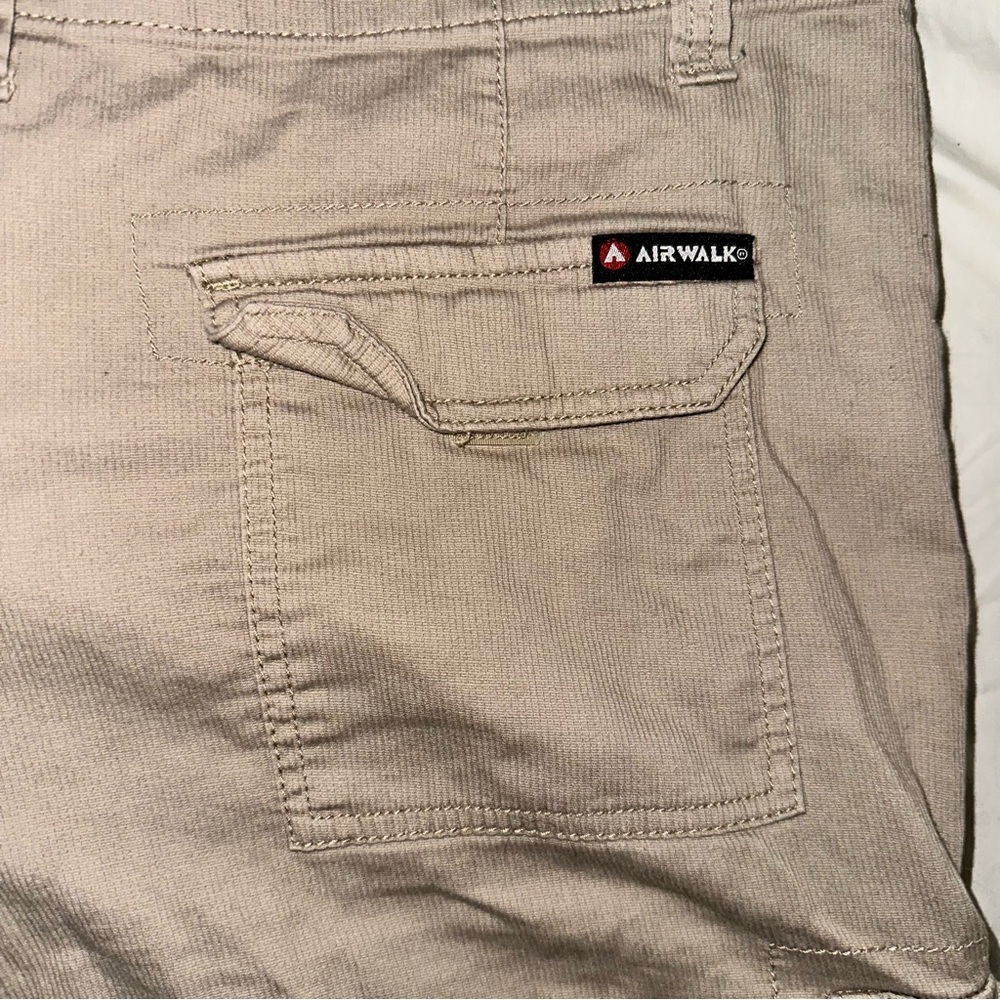 Men’s Y2K Cargo AIRWALK Shorts! Tan Cargo Shorts for Men - Picture 15 of 16